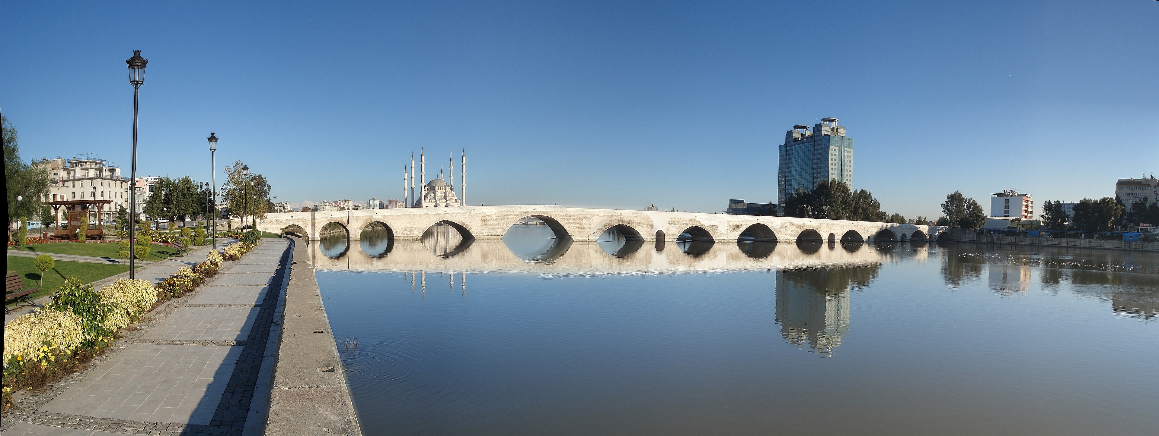3840px-Taşköprü'nün_Panoramik_Fotoğrafı.jpg